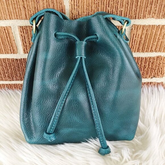 Portland Leather Goods Lagoon Small Bucket Crossbody Bag Blue Green Leather - Picture 2 of 12